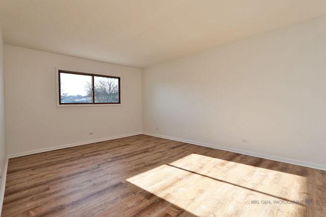 34026 N White Oak Lane, Gurnee, IL 60031