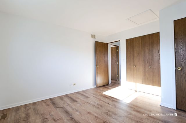 34026 N White Oak Lane, Gurnee, IL 60031