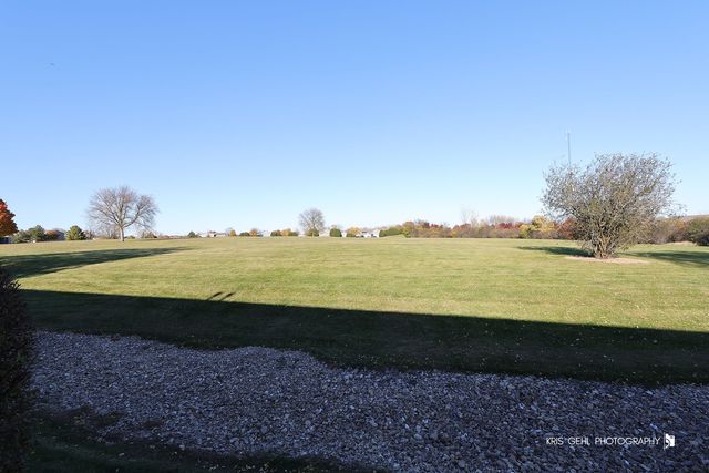 34026 N White Oak Lane, Gurnee, IL 60031