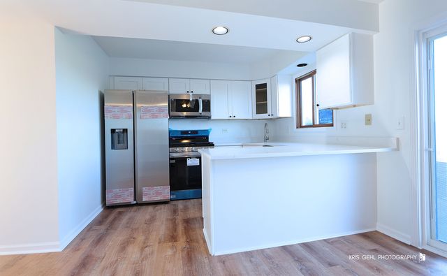 34026 N White Oak Lane, Gurnee, IL 60031