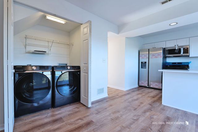 34026 N White Oak Lane, Gurnee, IL 60031