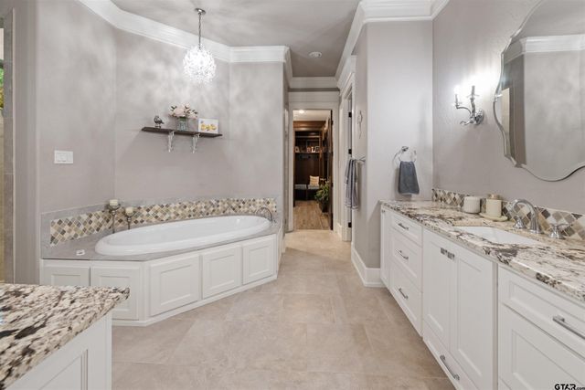 4002 Shadow Ridge Ln, Longview, TX 75605