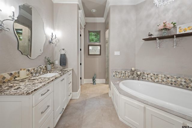 4002 Shadow Ridge Ln, Longview, TX 75605