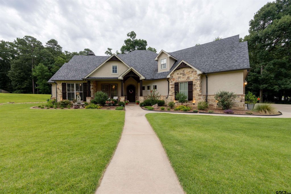 4002 Shadow Ridge Ln, Longview, TX 75605
