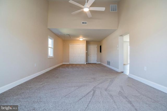 44 ELM LN, Levittown, PA 19054