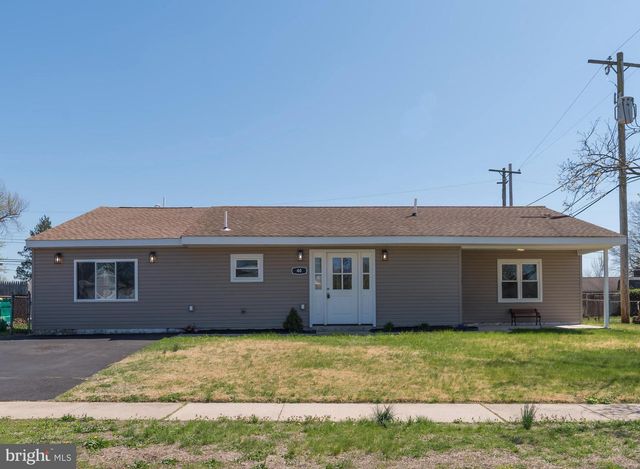 44 ELM LN, Levittown, PA 19054
