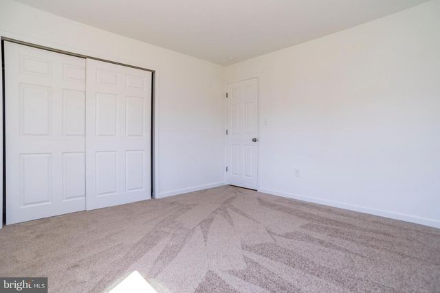 44 ELM LN, Levittown, PA 19054