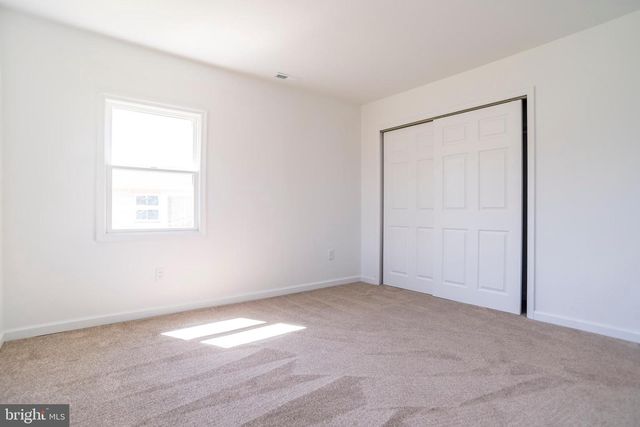 44 ELM LN, Levittown, PA 19054