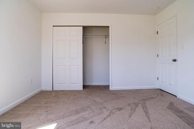 44 ELM LN, Levittown, PA 19054