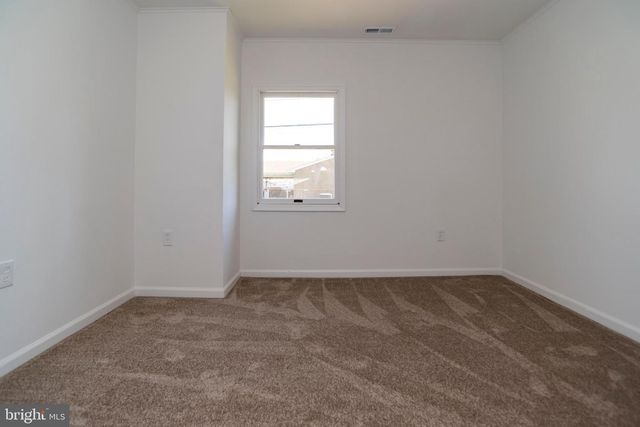 44 ELM LN, Levittown, PA 19054