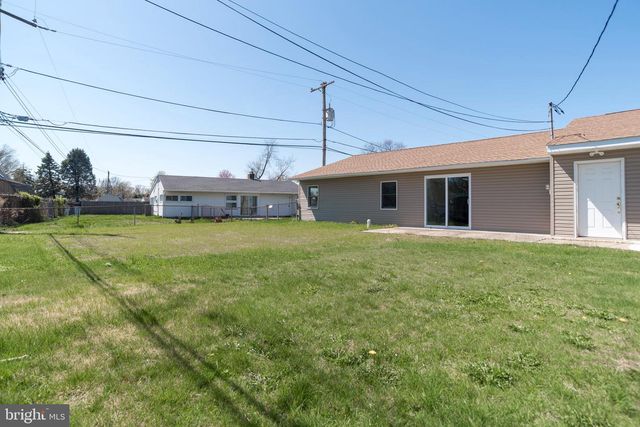 44 ELM LN, Levittown, PA 19054