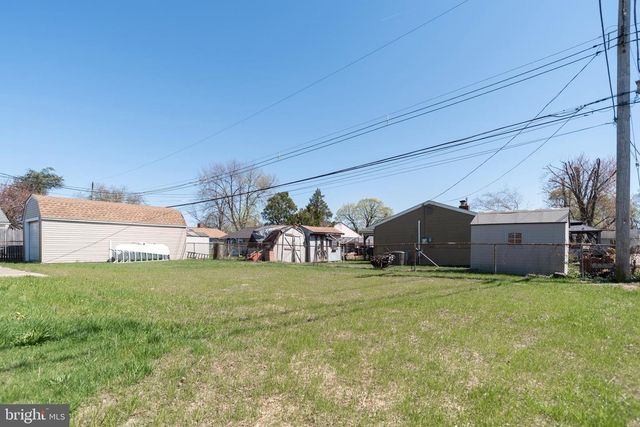 44 ELM LN, Levittown, PA 19054