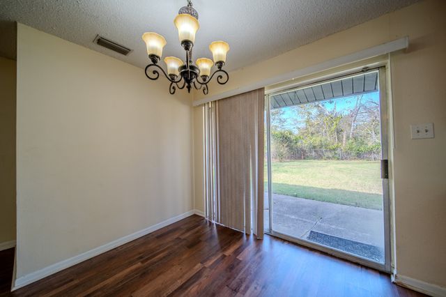 203 Leighton Drive, Terrell, TX 75160