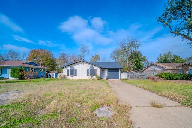 203 Leighton Drive, Terrell, TX 75160