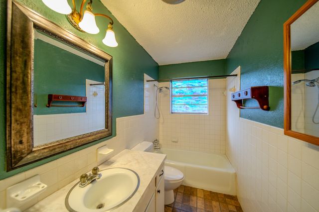 203 Leighton Drive, Terrell, TX 75160