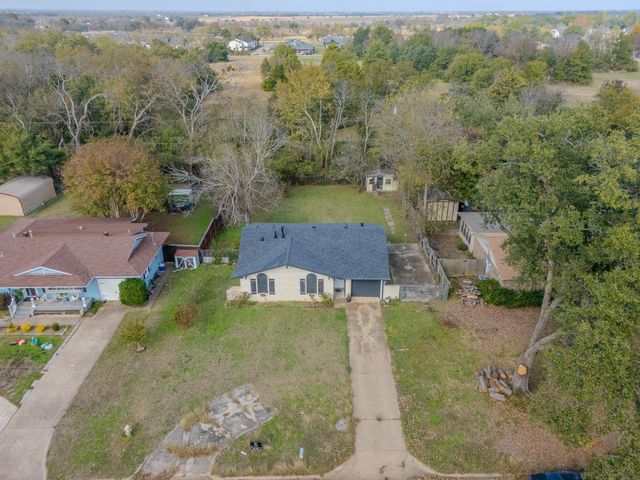 203 Leighton Drive, Terrell, TX 75160