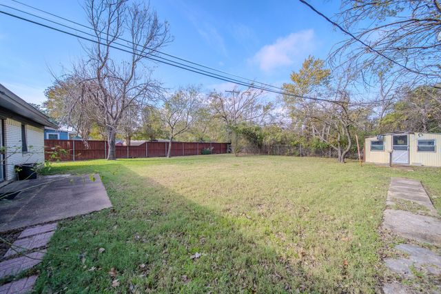203 Leighton Drive, Terrell, TX 75160