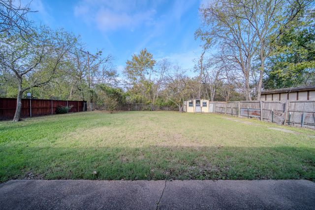 203 Leighton Drive, Terrell, TX 75160