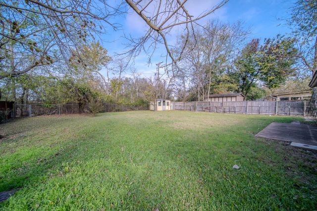 203 Leighton Drive, Terrell, TX 75160