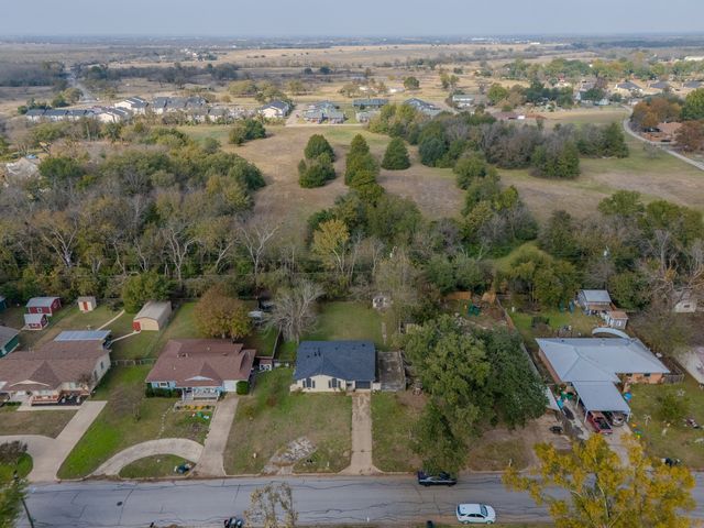 203 Leighton Drive, Terrell, TX 75160