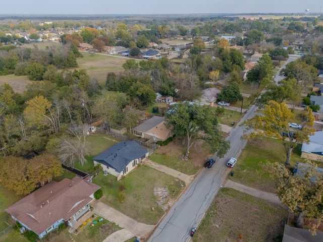 203 Leighton Drive, Terrell, TX 75160