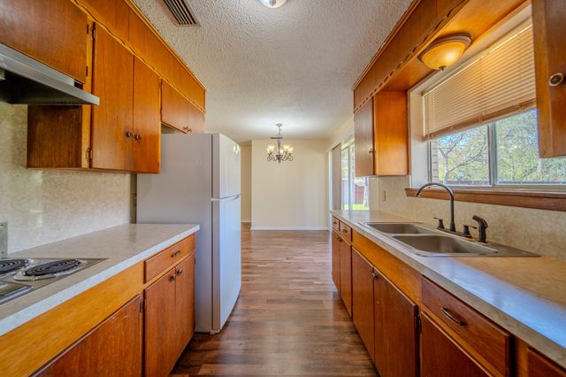 203 Leighton Drive, Terrell, TX 75160