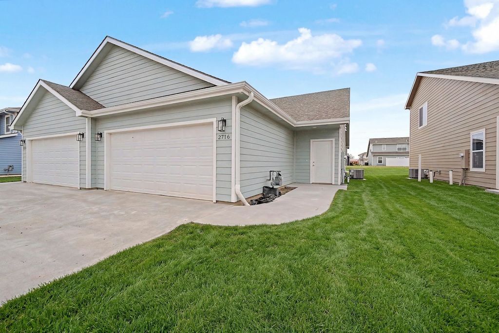 2716 Amelia Ln., Salina, KS 67401