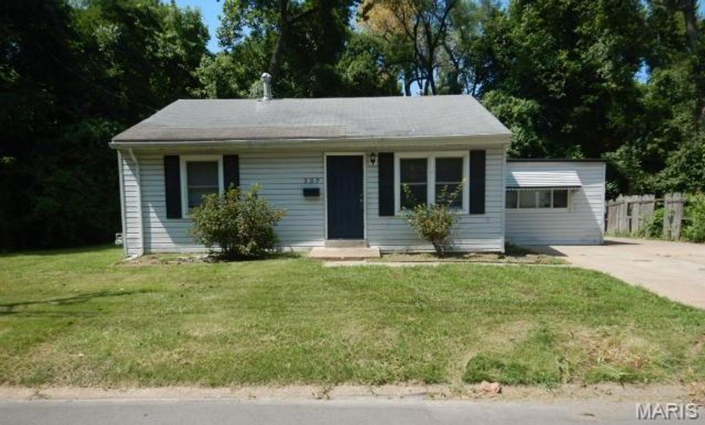 337 Wiegel Drive, St Louis, MO 63135