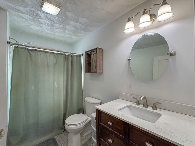 28 Burgess Drive, Warwick, RI 02886