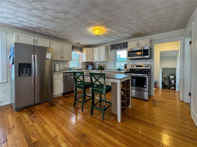 28 Burgess Drive, Warwick, RI 02886