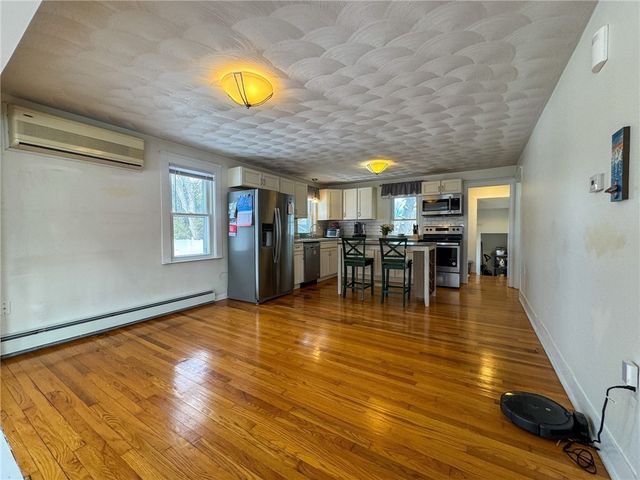 28 Burgess Drive, Warwick, RI 02886