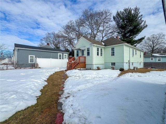 28 Burgess Drive, Warwick, RI 02886