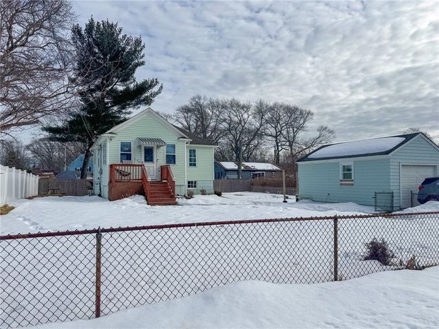 28 Burgess Drive, Warwick, RI 02886