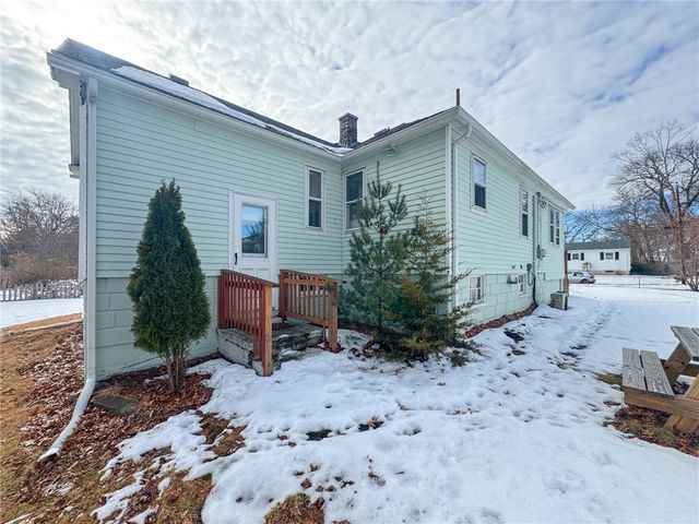 28 Burgess Drive, Warwick, RI 02886