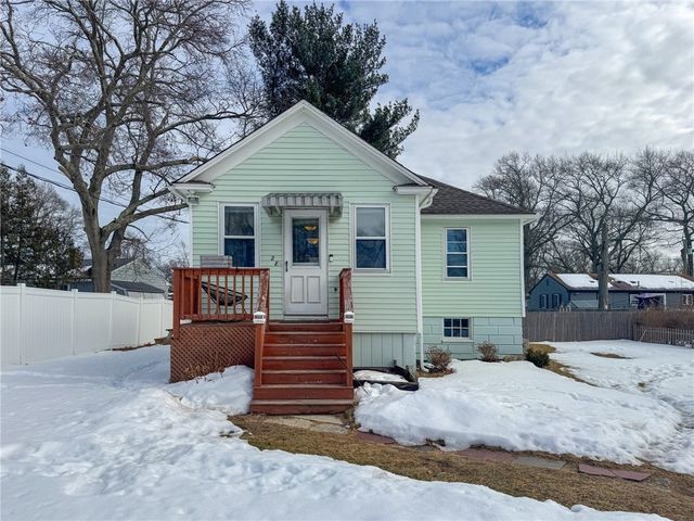 28 Burgess Drive, Warwick, RI 02886