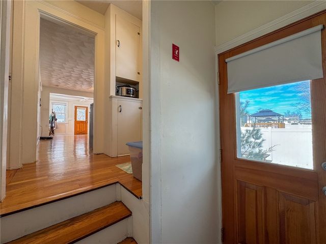 28 Burgess Drive, Warwick, RI 02886