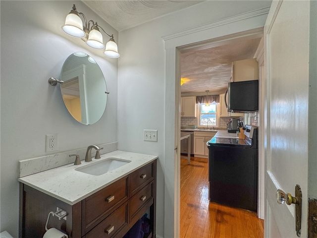 28 Burgess Drive, Warwick, RI 02886