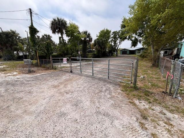 5390 Us Hwy 441 Se, Okeechobee, FL 34974