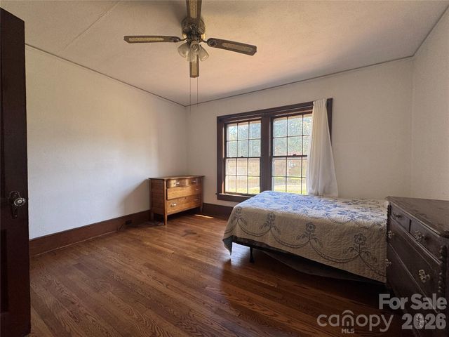 905 Conover Boulevard E, Conover, NC 28613