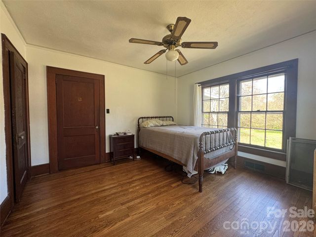 905 Conover Boulevard E, Conover, NC 28613