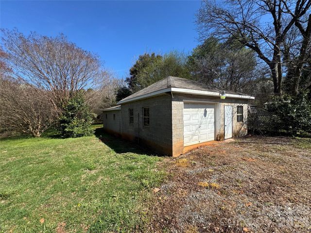 905 Conover Boulevard E, Conover, NC 28613