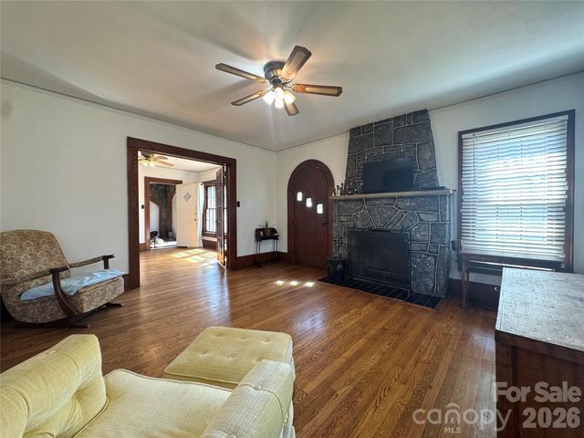 905 Conover Boulevard E, Conover, NC 28613