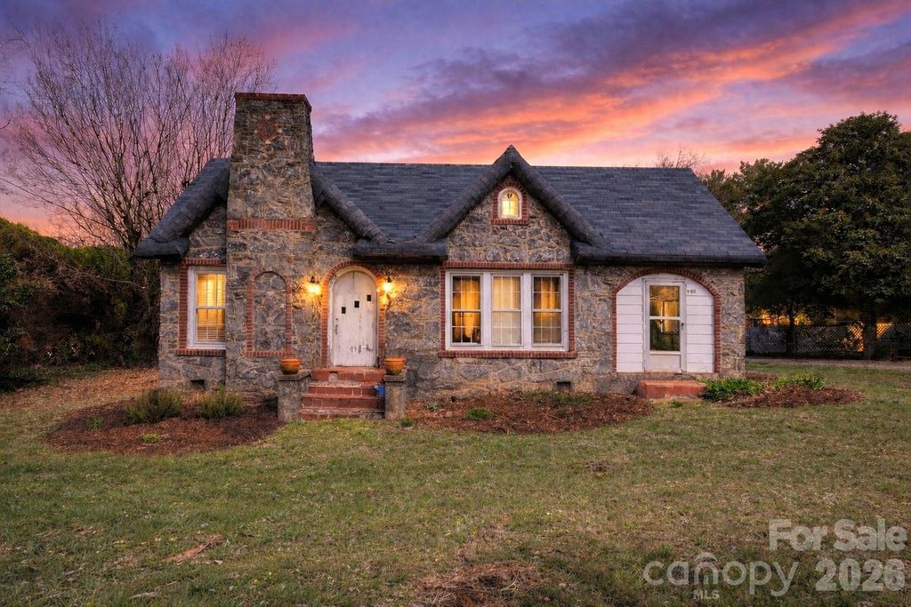 905 Conover Boulevard E, Conover, NC 28613