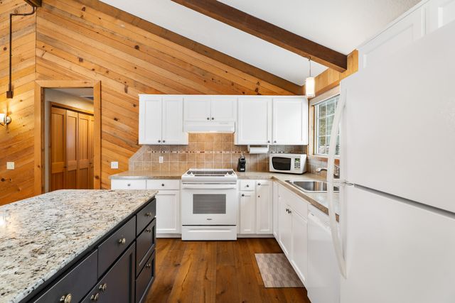 56926 E Park Lane 12, Sunriver, OR 97707