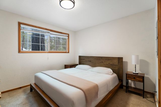 56926 E Park Lane 12, Sunriver, OR 97707