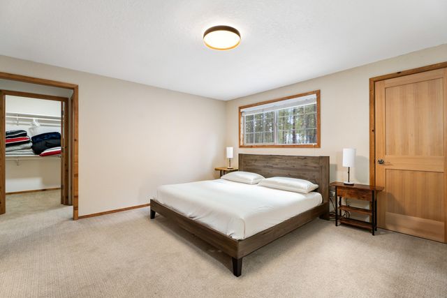 56926 E Park Lane 12, Sunriver, OR 97707