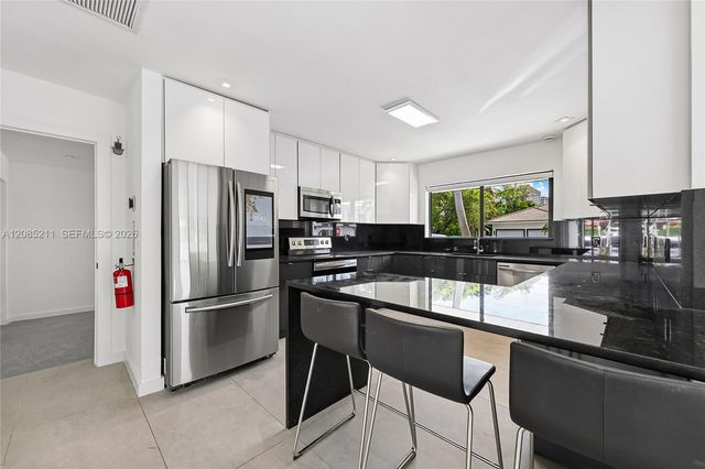 536 Hibiscus Drive ., Hallandale Beach, FL 33009