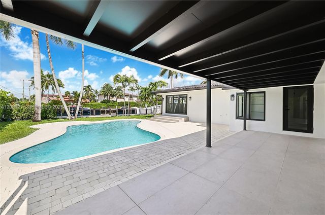 536 Hibiscus Drive ., Hallandale Beach, FL 33009
