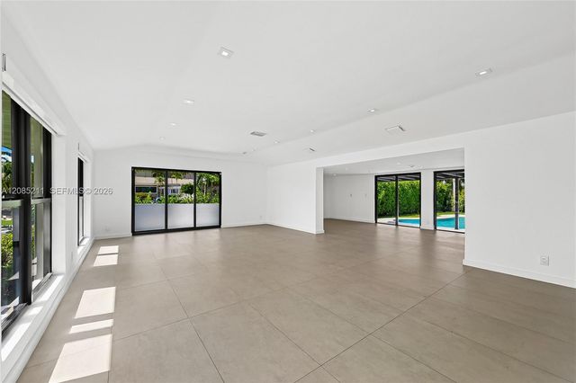 536 Hibiscus Drive ., Hallandale Beach, FL 33009