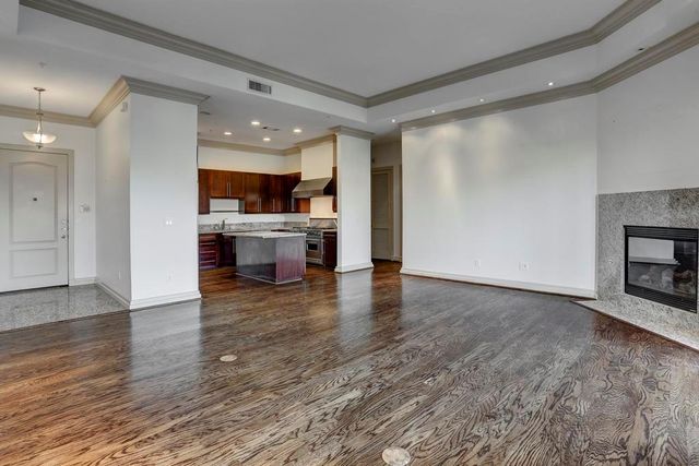 3388 Sage Road 301, Houston, TX 77056